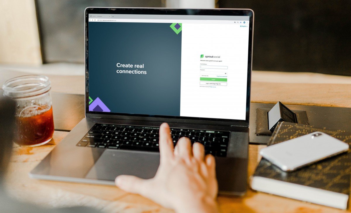 Sprout Social Startseite von Sprout Social auf dem Laptop