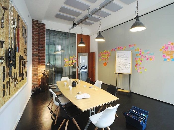 kreativer Meetingraum meeting room
