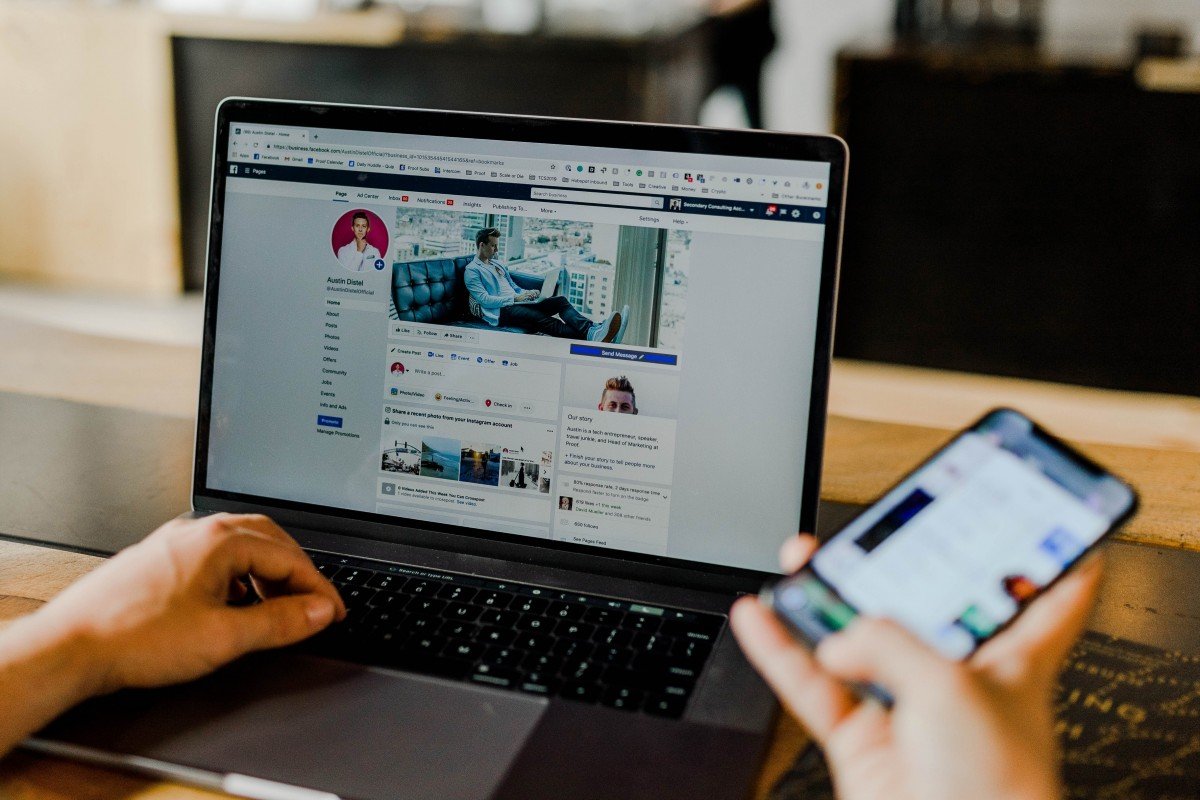 Facebook Facebook will mit Messenger Rooms dem Anbieter Zoom in Sachen Videokonferenzen Konkurrenz machen.