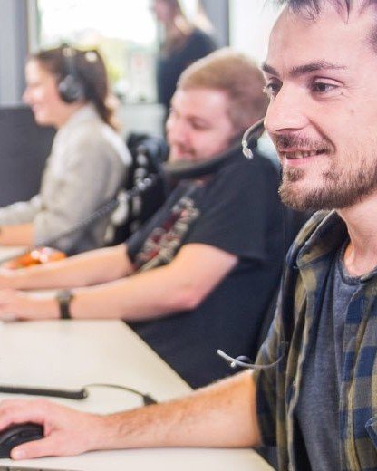 Kompetenter Kundenservice Mittwald-Mitarbeiter im Kundengespräch