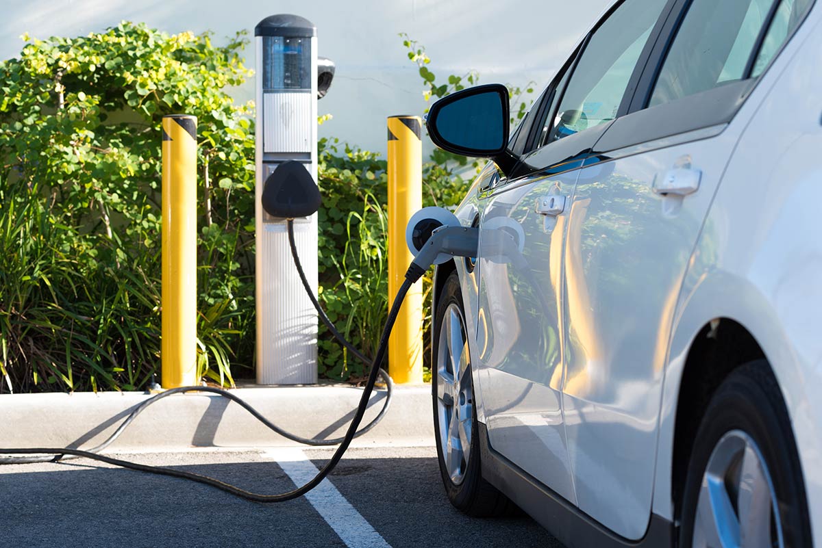 E-Auto an Ladesäule